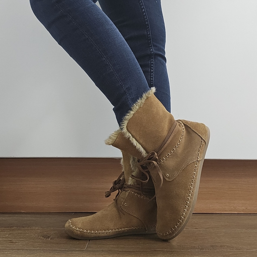 Toms Sahara Chesnut Leather Fur Faux Winter Cozy Boots   Size 7